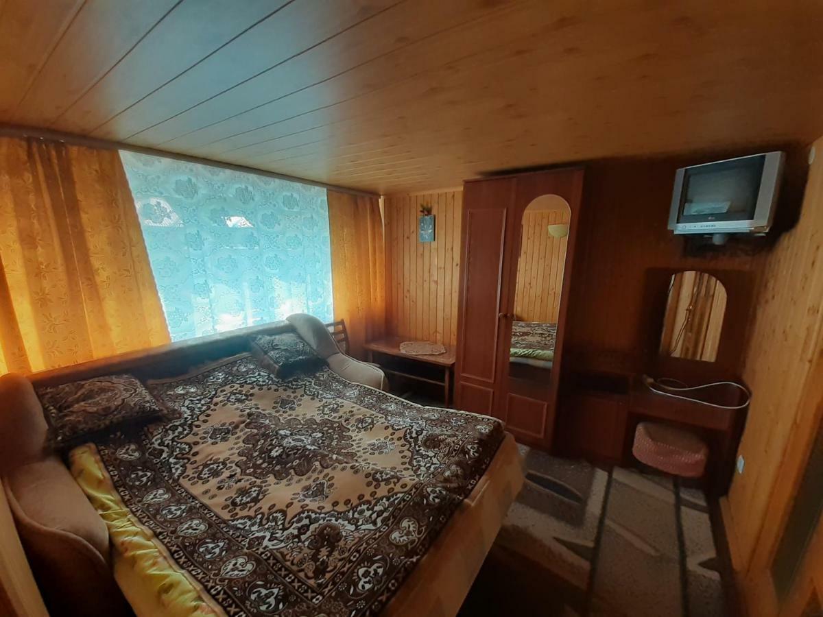 Kатруся Hotel ยาเรมชา ภายนอก รูปภาพ